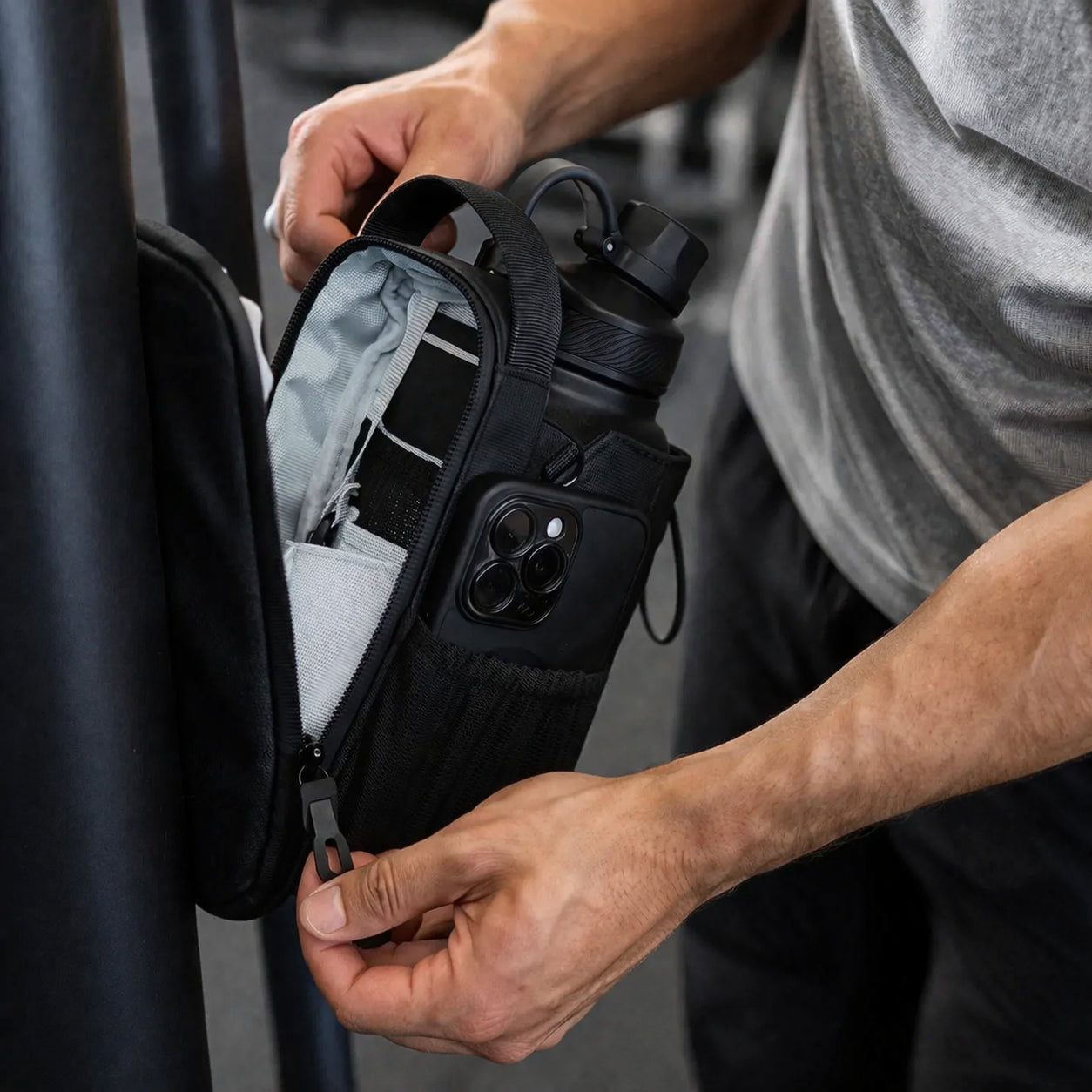 SOLVANTAR-Magnetic Gym Bag